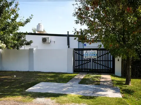 VENDE CASA 2 DORMITORIOS CON PILETA - VILLA AMELIA - APTA CREDITO