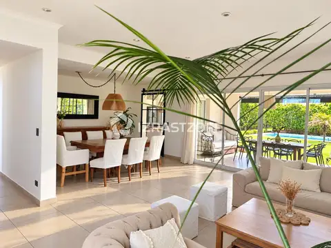 Casa a la Venta y Alquiler Temporario - Barrio Los Alisos - Nordelta