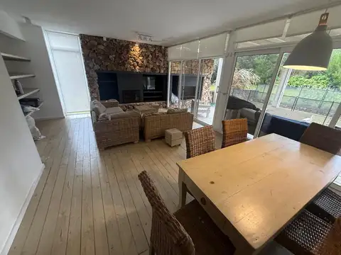 Casa 3 ambientes con 2 baños