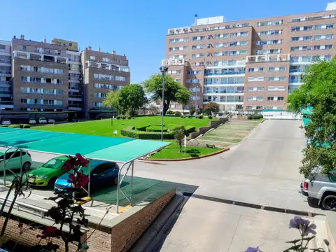 VENTA dpto. 1 dorm. con cochera complejo Milénica Res. Univ.