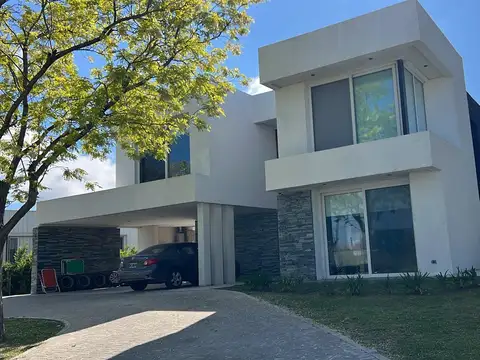 Casa al agua Barrio Marinas , Puertos del Lago