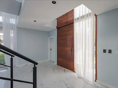 Casa en Alquiler de 5 dormitorios