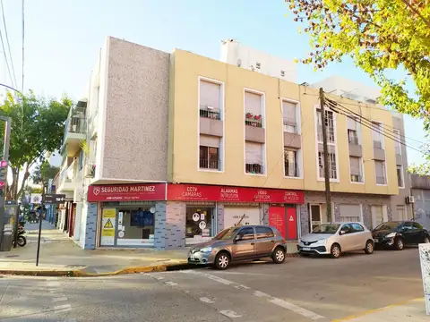 Martínez: Luminoso Depto de 2 Amb. a m de Avda y a 4 Cuadras de Estacion. Apto Vivienda y Prof.