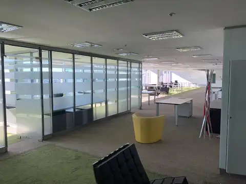 Oficinas de Categoría sob Av. del Libertador