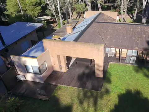 CASA CUATRO AMBIENTES MAR AZUL