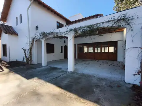 Casa 7 ambientes con 3 baños