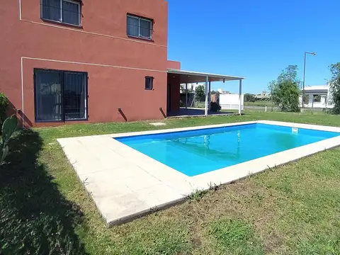 Casa en Alquiler en Funes Norte, $ 1.300.000