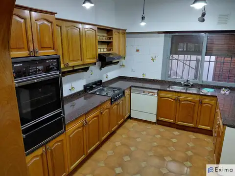 Casa 4 ambientes con 3 baños