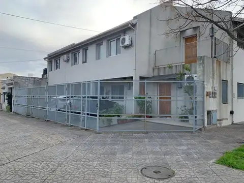 Duplex de 4 ambientes. U$S 56.000 + CUOTAS. APTO CREDITO