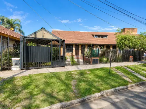 Castelar Sur - Venta - Dúplex 2 Ambientes con cochera a mts de la Estacion