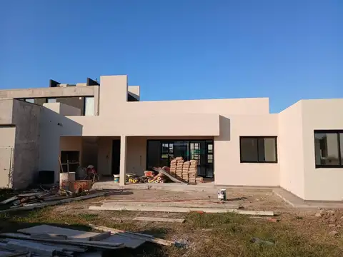 Casa en Venta al Este