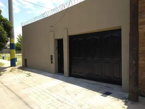 Casa de dos dormitorios con Jardín