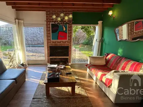 Casa en venta de 4 dormitorios, en Villa Elisa