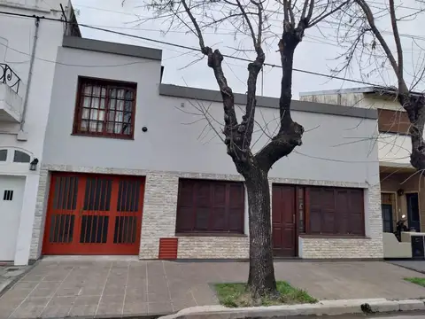 CASA EN VENTA , LUJAN BS AS