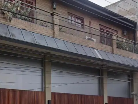 LOCAL/DEPOSITO CON VIVIENDA EN VENTA. Gdor. Arias  3300.