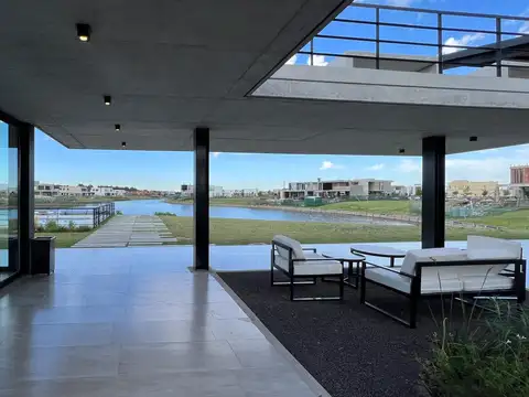 Lote- Terreno en Carpinchos lindero