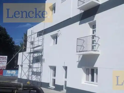 Oficina 13 ambientes con 11 baños