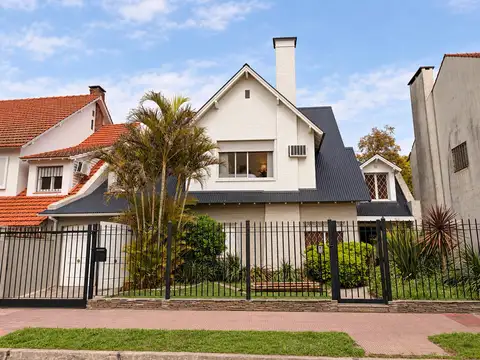 Chalet en venta y alquiler con jardín en San Isidro