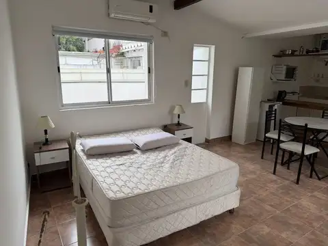 Depto Tipo Casa en Alquiler de Monoambiente