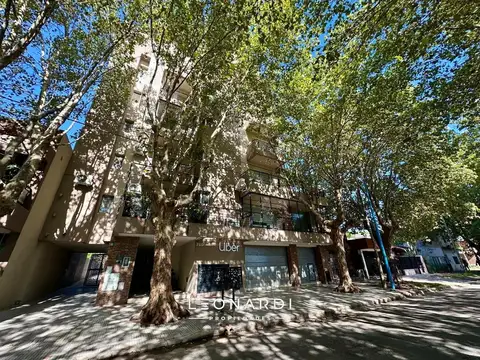 Rivadavia 760, 1º piso + cochera