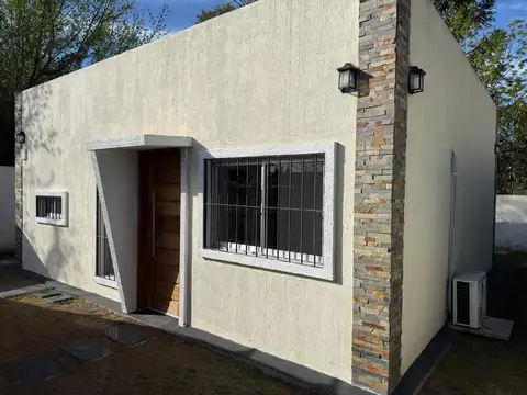 CASA EN ALQUILER 2 DORMITORIOS 1 BAÑO LAGOMAR