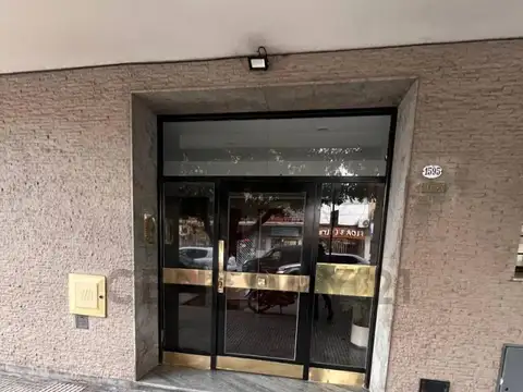 VENTA DEPARTAMENTO DE 4 AMBIENTES CON BALCÓN Y BAULERA – LUMINOSO – APTO CREDITO