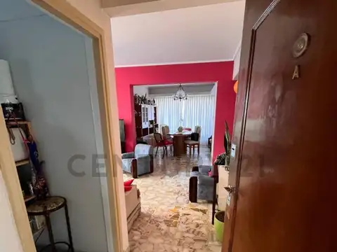 VENTA DEPARTAMENTO DE 4 AMBIENTES CON BALCÓN Y BAULERA – LUMINOSO – APTO CREDITO
