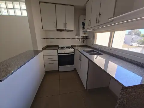 Florida Venta departamento 46 m2-balcón-Cochera