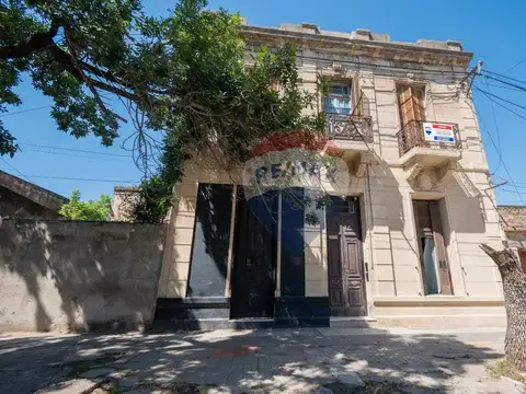 VENDO - CASA ANTIGUA IMPERDIBLE – 22 HABITACIONES