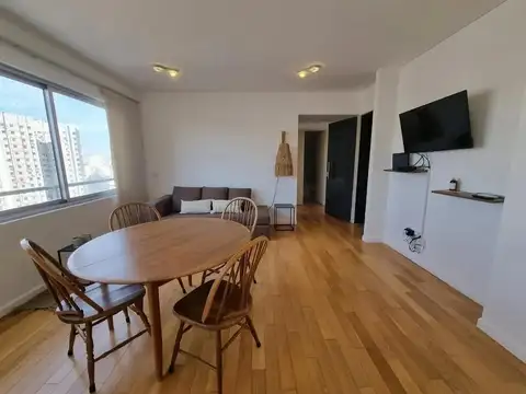 Paraguay 4400, Piso 16