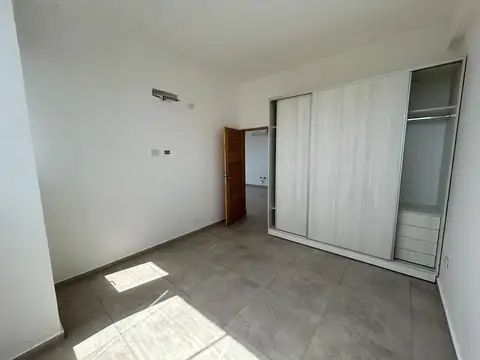 Avenida López Torres al 4800