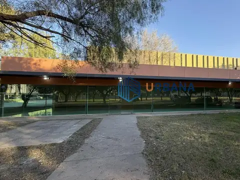 Bar/Comedor en predio Logistico/Industrial zona sur
