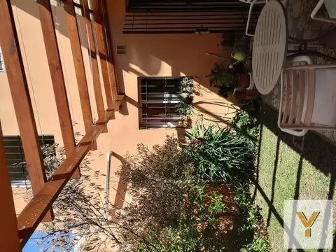 Depto Tipo Casa 3 ambientes con 2 baños
