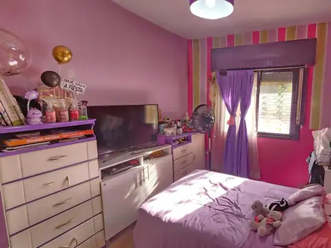 Casa de tres ambientes sobre lote propio parque y garage