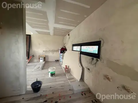 Casa 4 ambientes con 2 baños