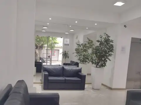 Venta de monoambiente con balcón a 3 cuadras de la plaza San Miguel /Apto crédito