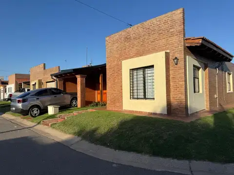 CASA 3 DORM PILETA HOUSING MATIENZO APTO CREDITO