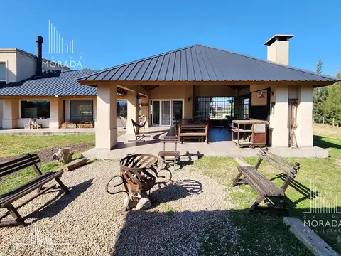 VENTA casa  EL MALACATE lote central excelente calidad 4 dorm 5000m2 pileta y riego automático