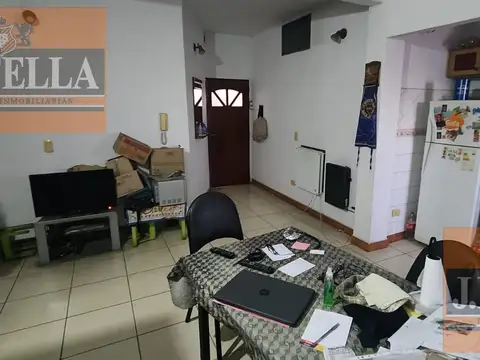 Local 323 m² y 4 Dptos 3 Amb cada uno en PA (Venta en Block) - Villa Luzuriaga