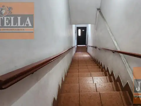 Local en Venta en Villa Luzuriaga, USD 420.000