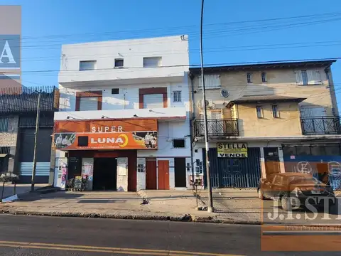 Local 323 m² y 4 Dptos 3 Amb cada uno en PA (Venta en Block) - Villa Luzuriaga