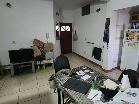 Local 323 m² y 4 Dptos 3 Amb cada uno en PA (Venta en Block) - Villa Luzuriaga