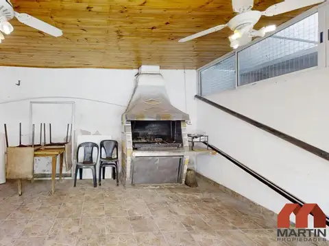 Casa en alquiler en Martínez 4 ambientes baño y toilette patio quincho cerrado y cochera x 2