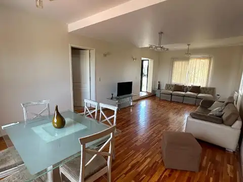 Casa en Alquiler Temporal de 4 dormitorios