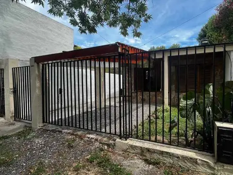 CASA EN VENTA 3 DORMITORIOS Y COCHERA G. BAIGORRIA