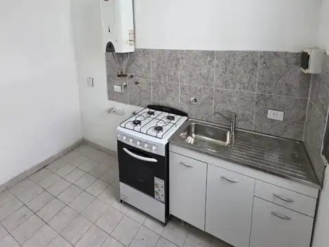 Departamento en Alquiler en Alberdi, $ 650.000