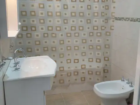 Depto Tipo Casa en Alquiler en Floresta Sur, $ 1.000.000