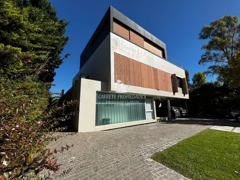 Casa Moderna en venta de 7 amb. y pileta. Barrio Solares del Talar. DonTorcuato 100