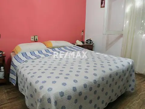 CASA EN VENTA CON QUINCHO + DEPTO - CATRIEL
