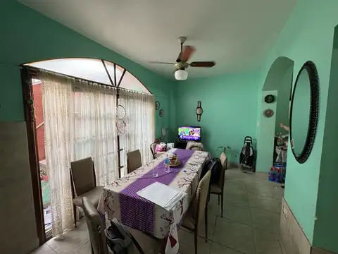 Tipo casa 3 amb amplios PB al frente. Terraza c/habitacion, baño y quincho